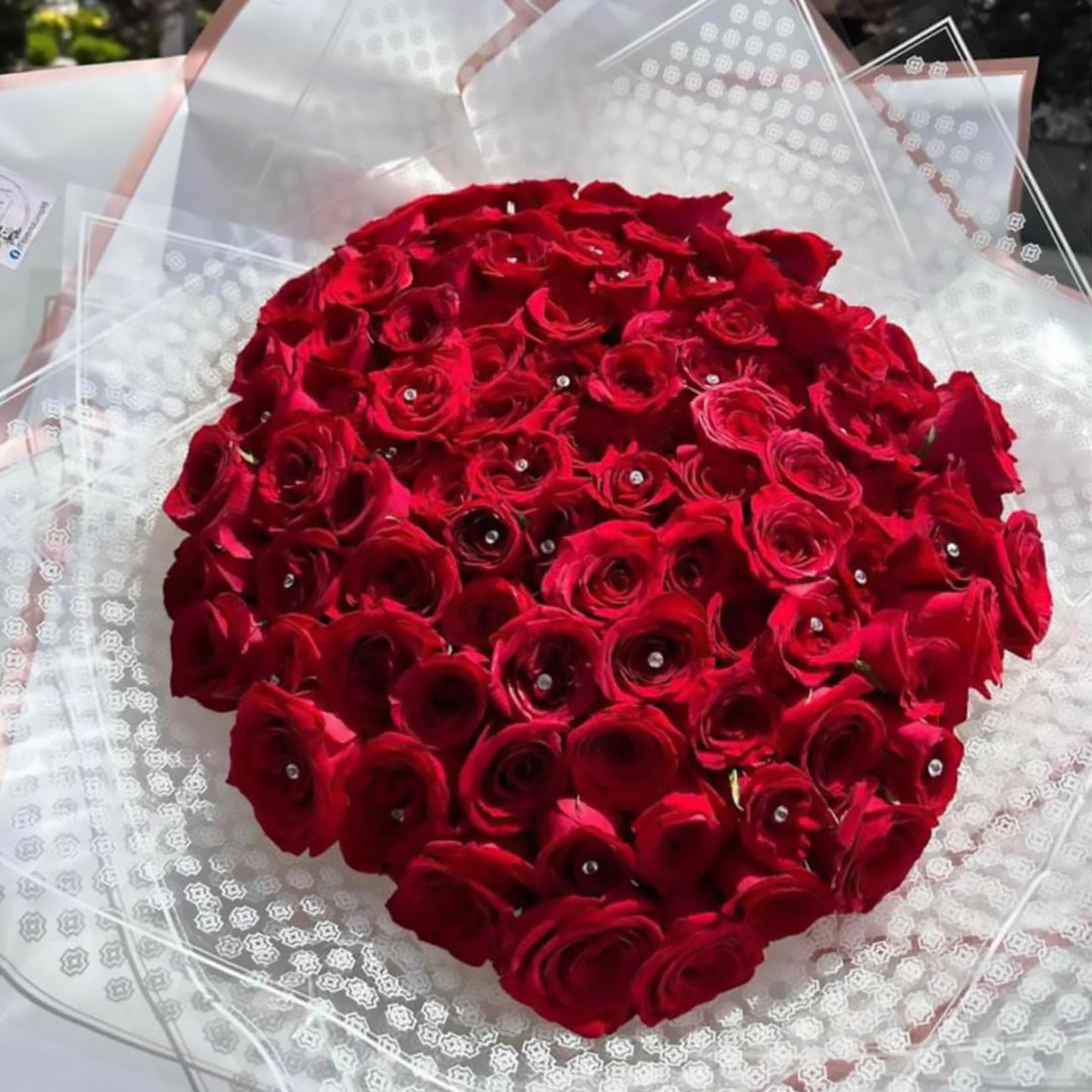 Ramo de 100 Rosas con Pines de Diamantes