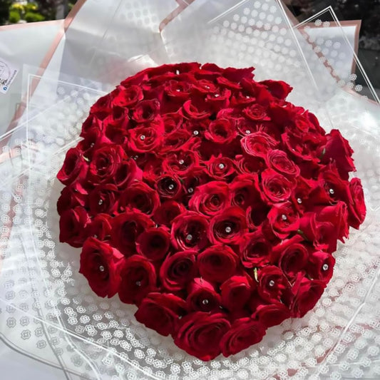 Ramo de 100 Rosas con Pines de Diamantes