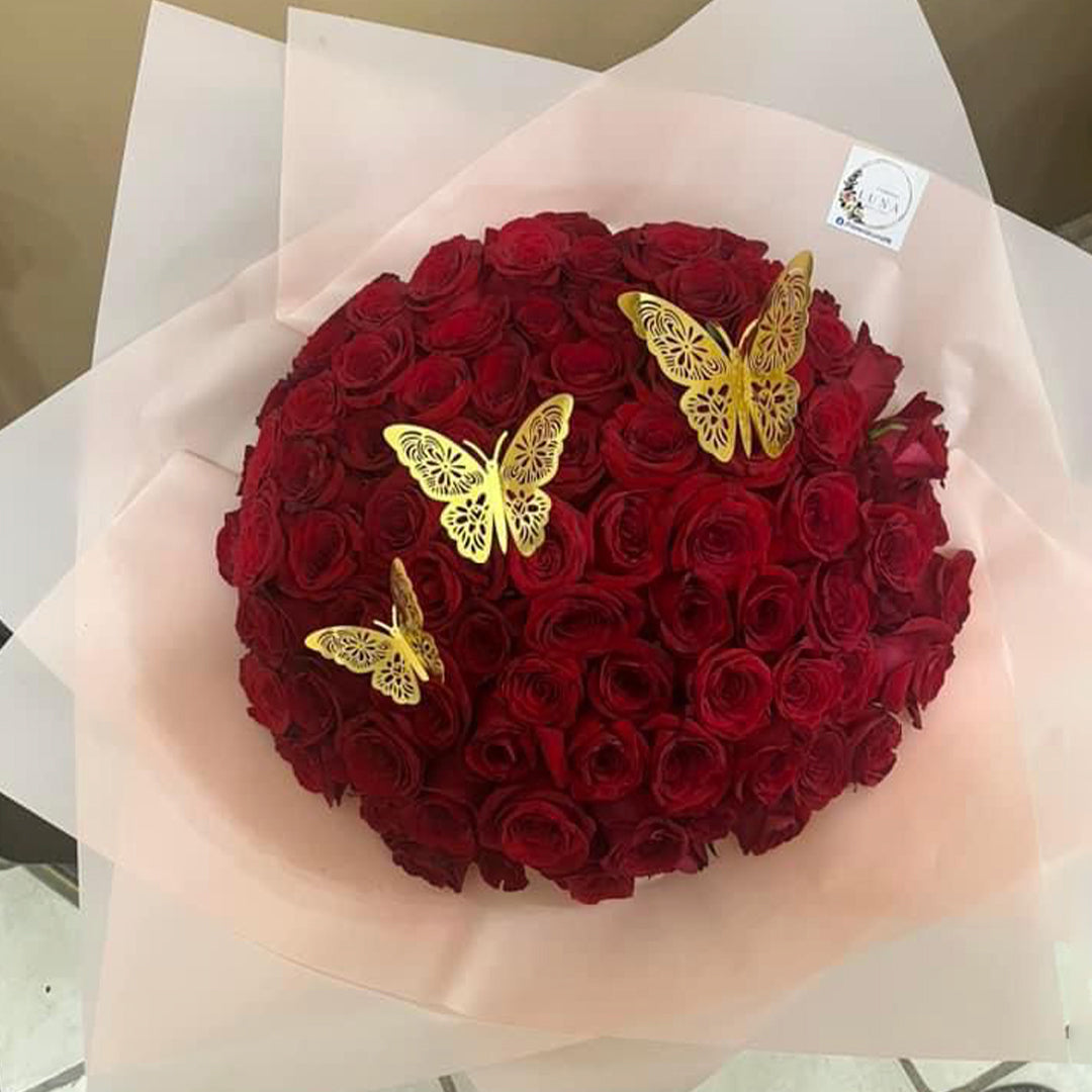 Ramo de 100 Rosas con Mariposas