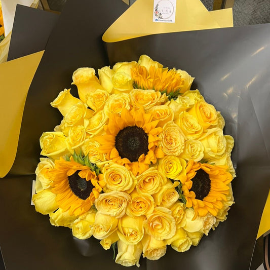 50 Rosas Amarillas con Girasoles