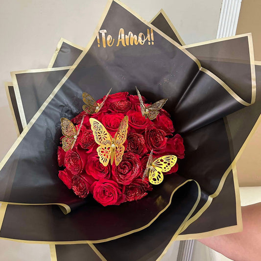 Te Amo: Ramo de 36 Rosas Rojas con Mariposas