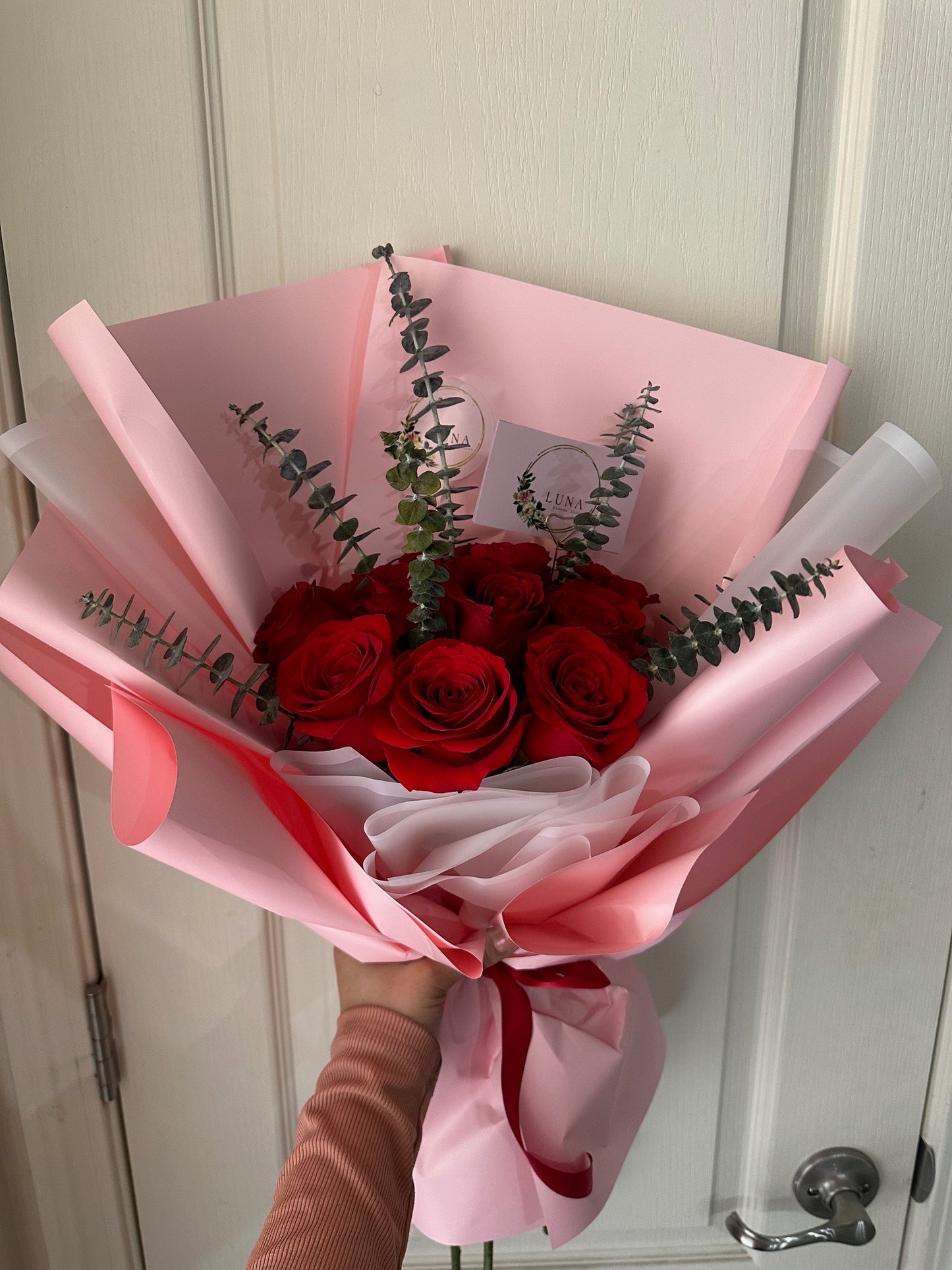 12 Rosas con follaje