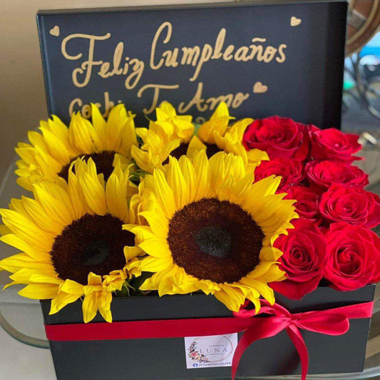 Caja con Girasoles, Rosas y "Feliz Cumpleaños Te Amo"