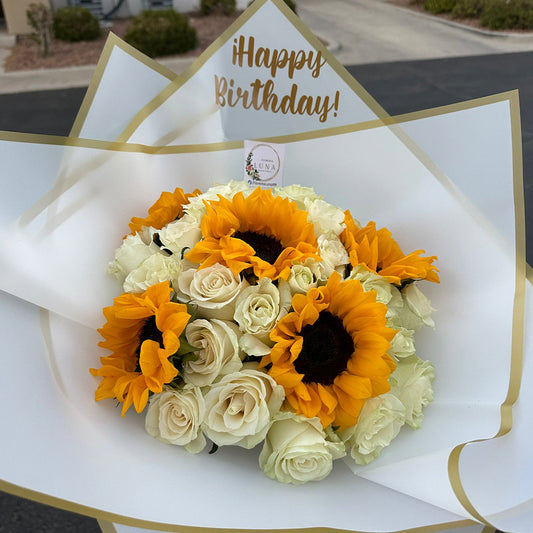 Ramo Pastel con Girasoles y "Happy Birthday