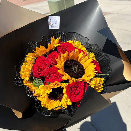 Ramo Negro con Girasoles y Rosas