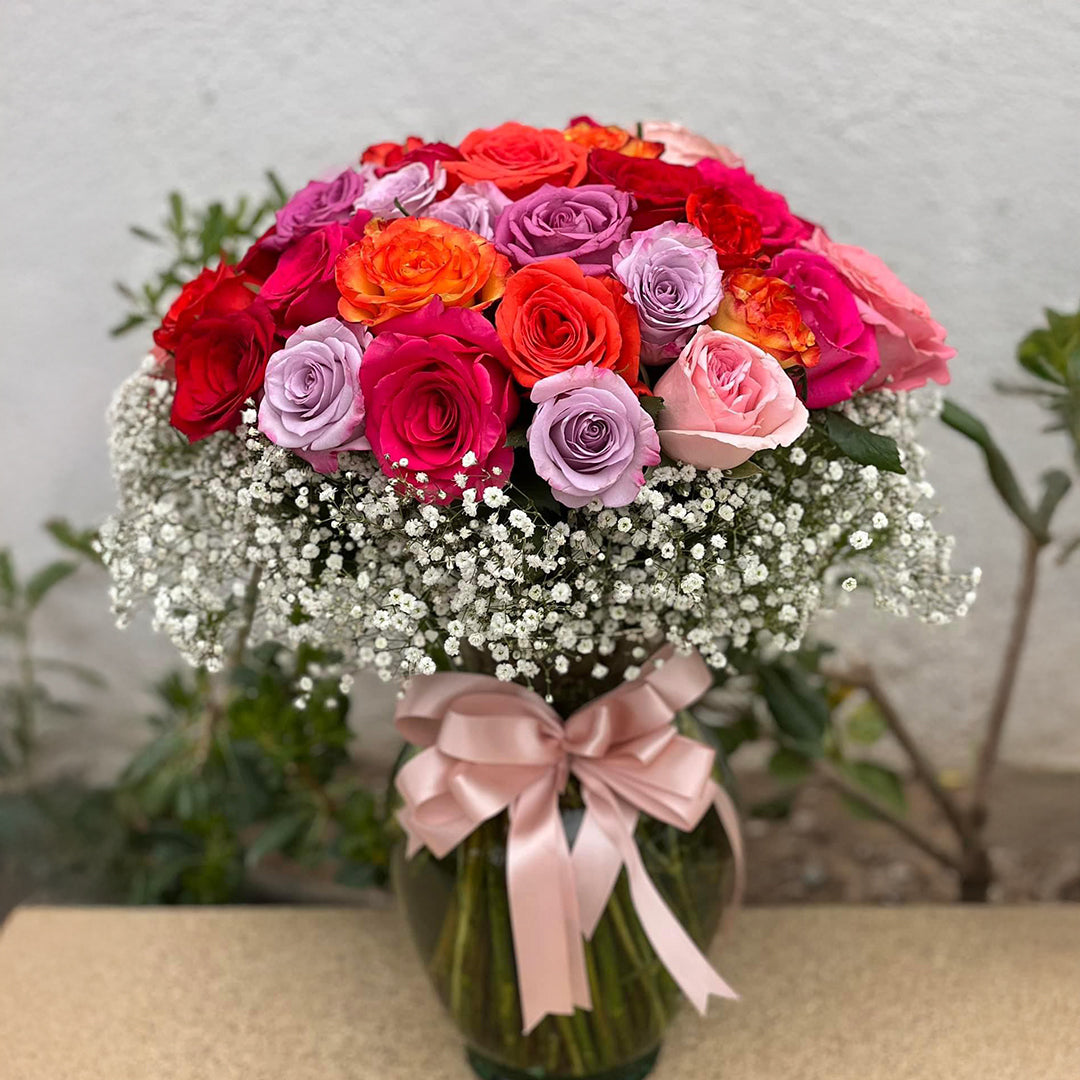 Jarrón de Rosas Mixtas