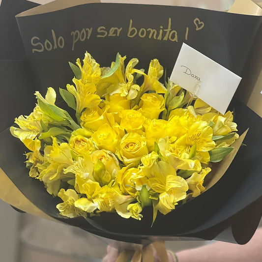 Ramo de 12 Rosas Amarillas con Astromelias