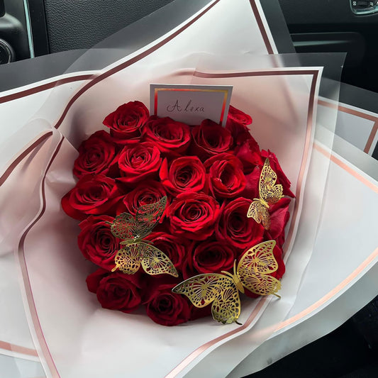 Ramo de 24 Rosas con Mariposas