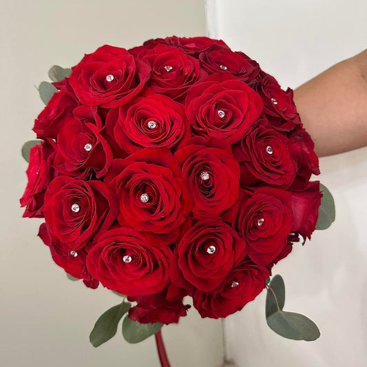 Ramo Rojo Elegante con Diamantes – XV/Boda